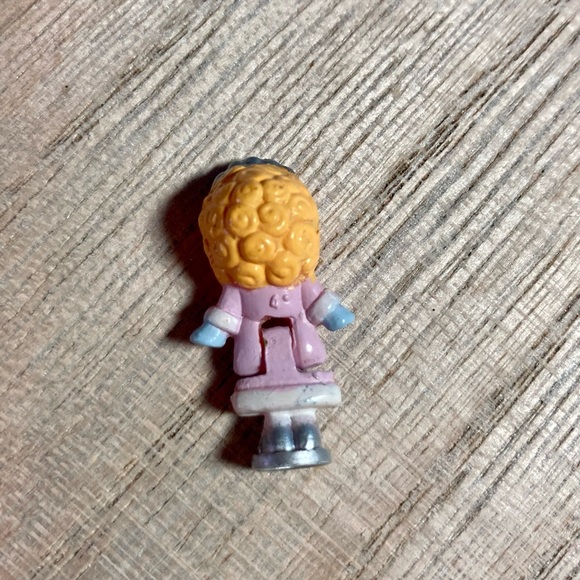 Vintage 1992 | Polly Pocket | Jeweled Iceland Princess Polly's Ice Kingd… - Picture 7 of 9